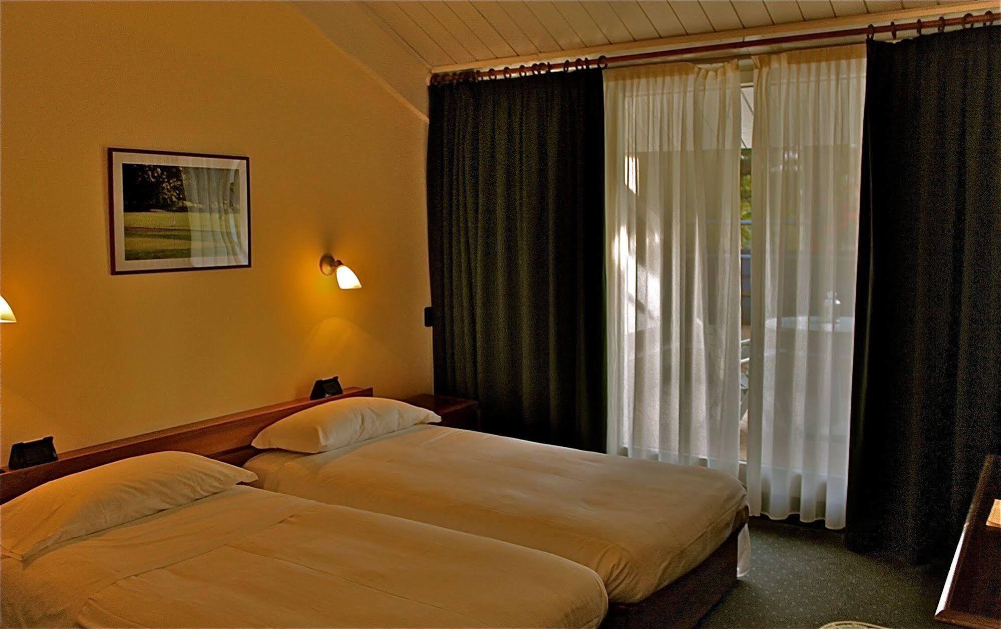 Golf Hotel La Pinetina Апиано Джентиле Екстериор снимка