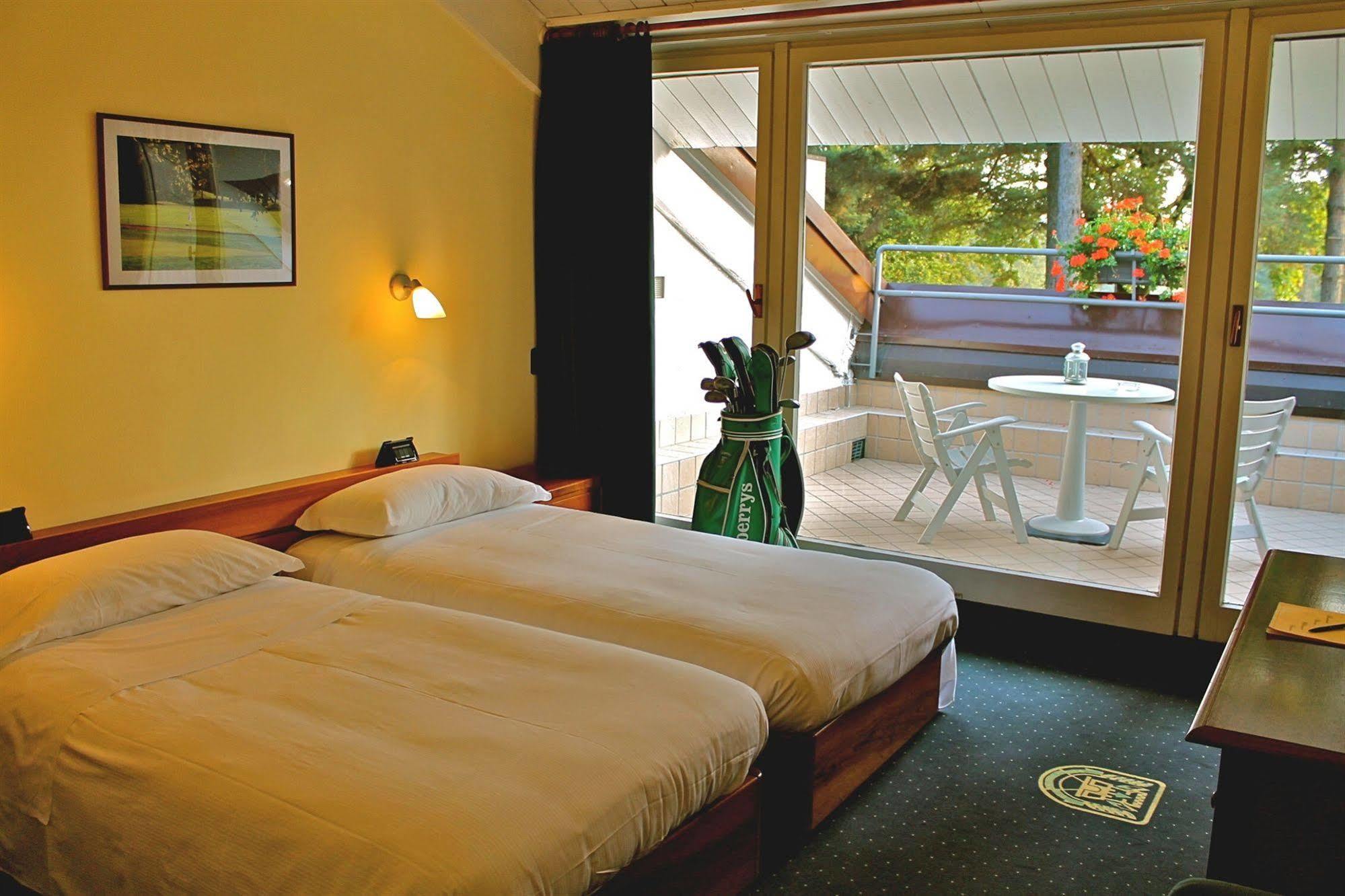 Golf Hotel La Pinetina Апиано Джентиле Екстериор снимка