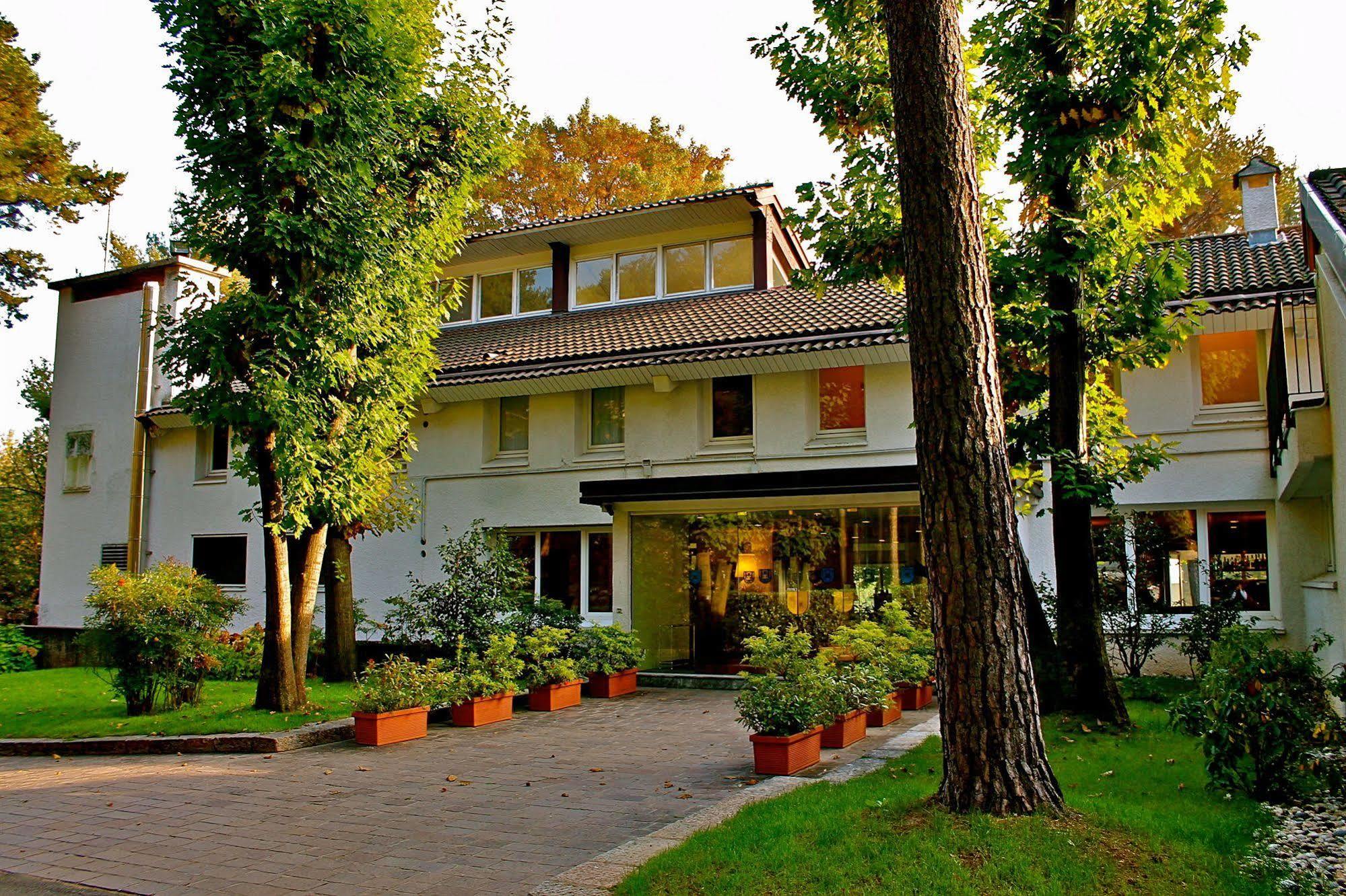 Golf Hotel La Pinetina Апиано Джентиле Екстериор снимка